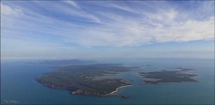 Townsend Island and Leicester Island  - Byfield National Park - QLD T (PBH4 00 18647)